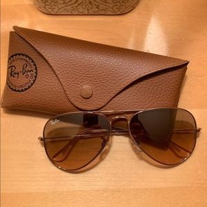 ★ BARELY USED AVIATOR RAY-BANS ★
